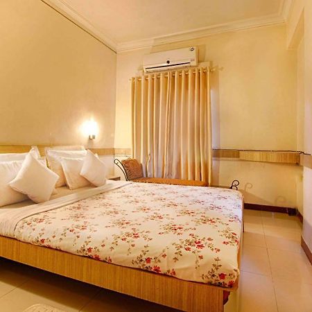 Parth Residency Hotell Ahmedabad Eksteriør bilde
