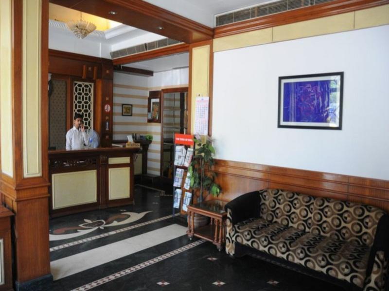 Parth Residency Hotell Ahmedabad Eksteriør bilde