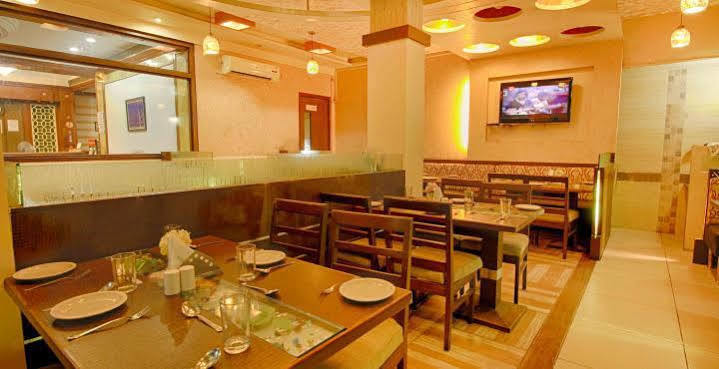 Parth Residency Hotell Ahmedabad Eksteriør bilde