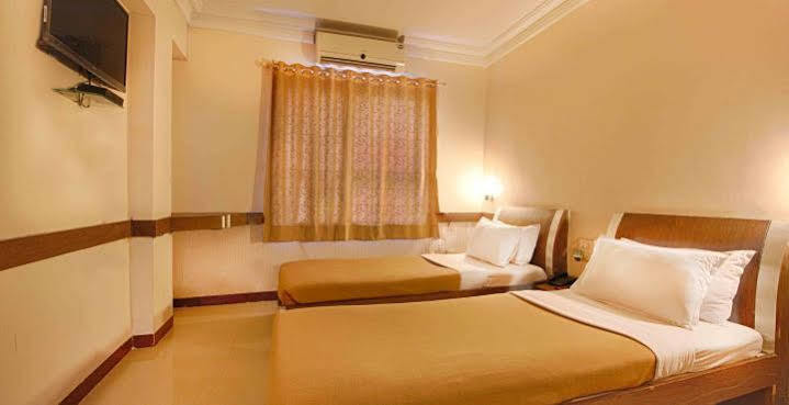 Parth Residency Hotell Ahmedabad Eksteriør bilde