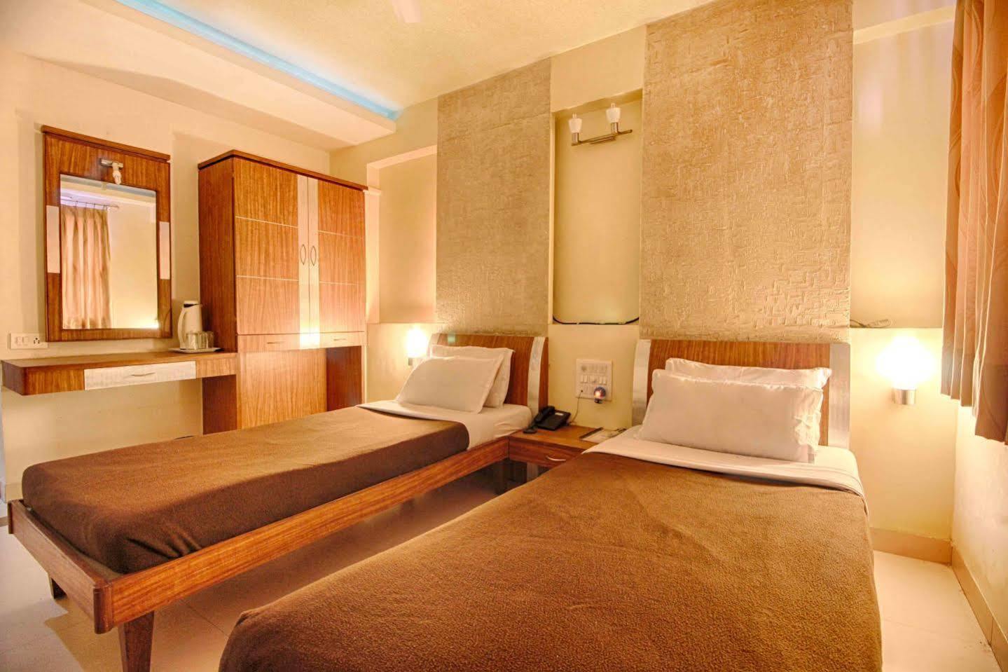 Parth Residency Hotell Ahmedabad Eksteriør bilde